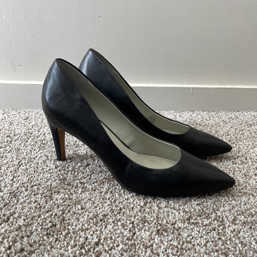 1. State | Hedde Classic Black Leather Pumps